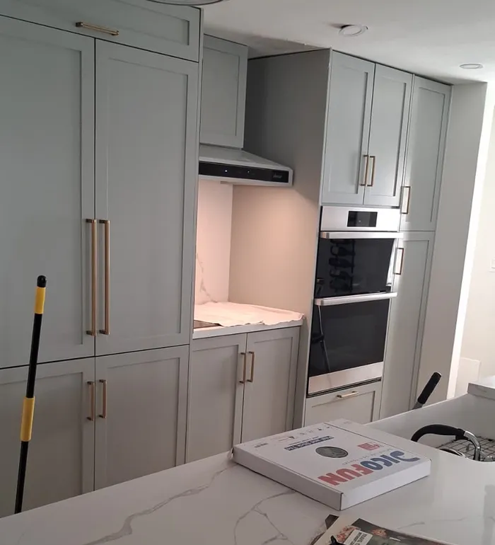 Finished kitchen with painted cabinets — Butler project